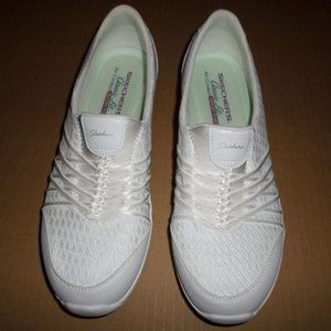 New Women Skechers Shoes Size 11 White